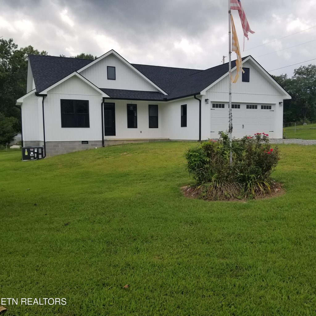 Photo of 203 Circle Drive, Wartburg, TN 37887 (MLS # 1271433)