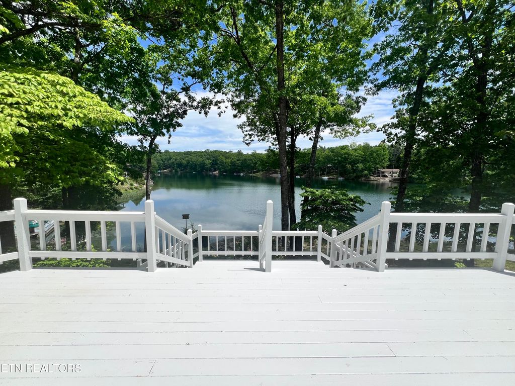 Photo of 124 Canterbury Drive, Crossville, TN 38558 (MLS # 1293658)
