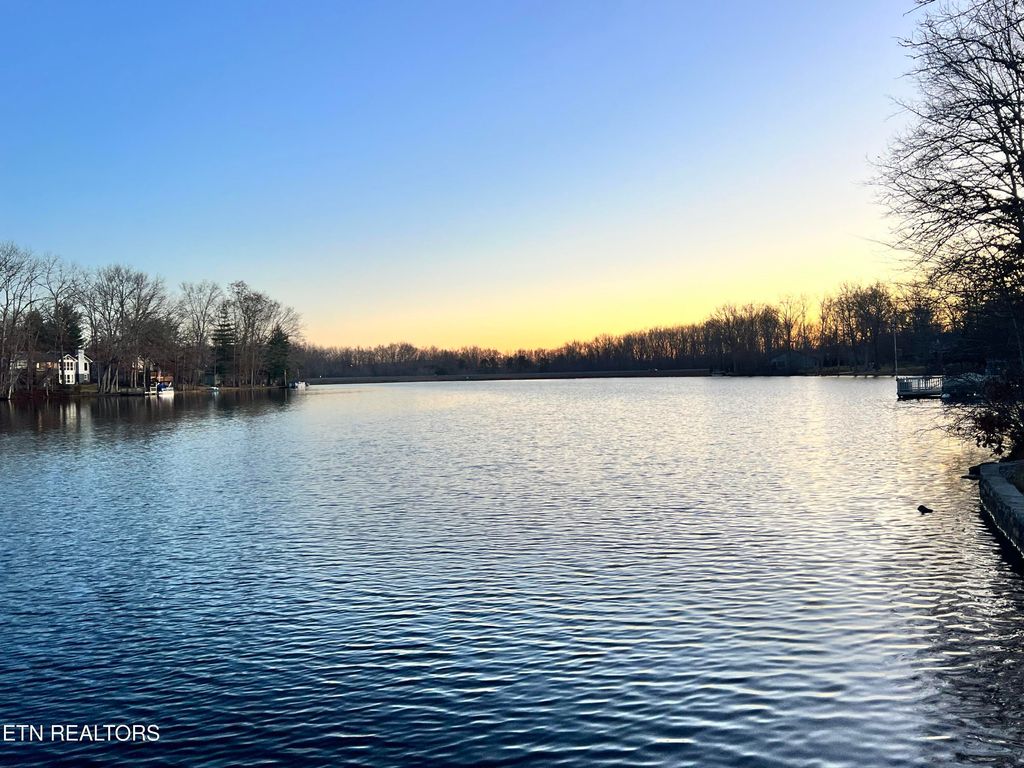 Photo of 124 Canterbury Drive, Crossville, TN 38558 (MLS # 1293658)