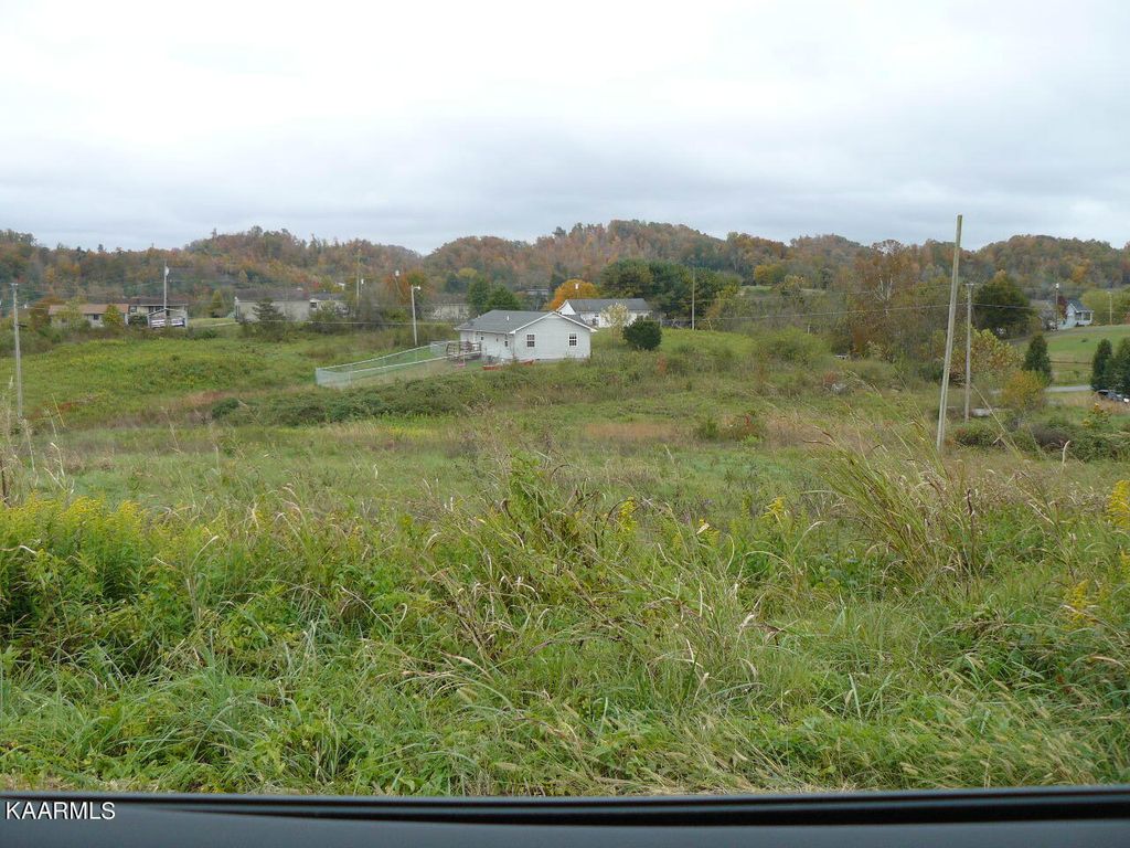 Photo of Jean Woods Circle, Tazewell, TN 37879 (MLS # 1214133)