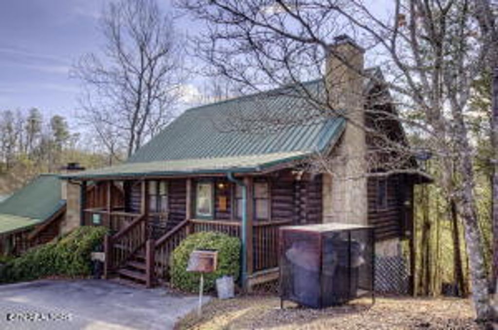 Photo of 515 Chickasaw Gap Way, Pigeon Forge, TN 37863 (MLS # 1326329)
