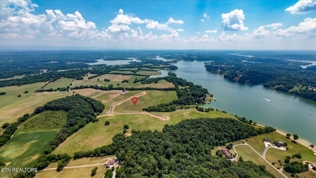 Photo of 3833 Gravelly Hills Rd, Louisville, TN 37777 (MLS # 1308614)