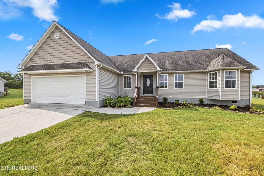 Photo of 941 Oakland Rd, Sweetwater, TN 37874 (MLS # 1356974)