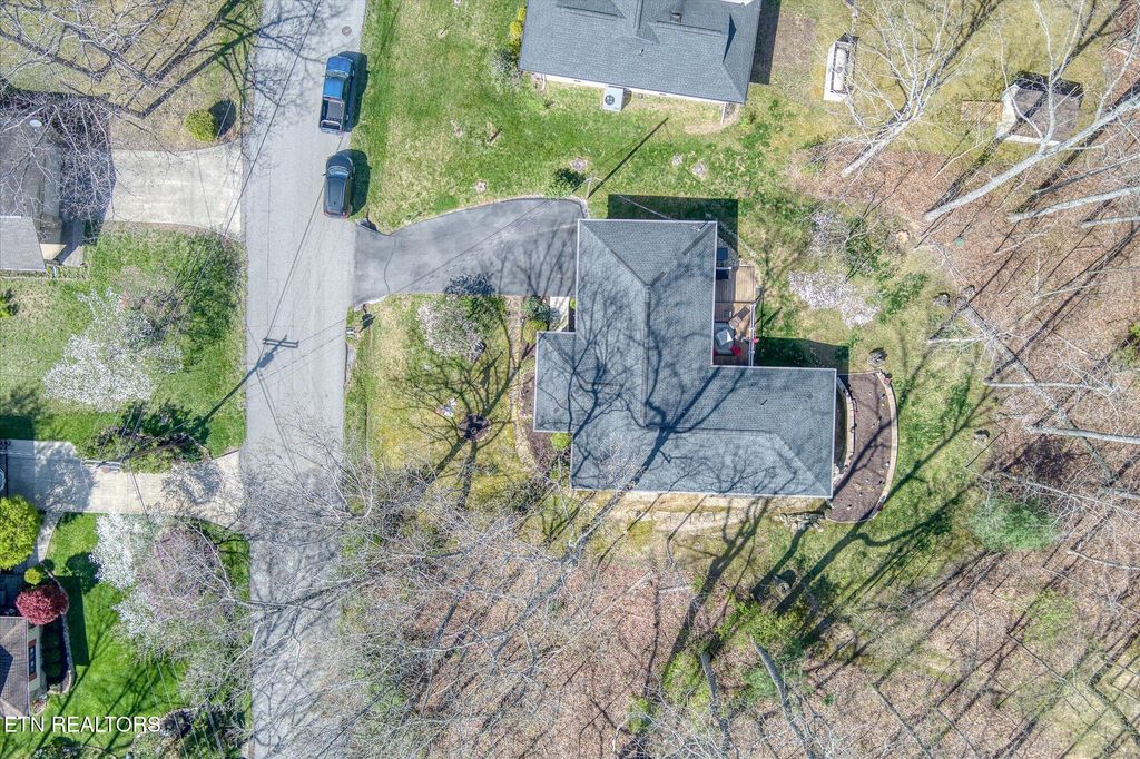 Photo of 114 Lakeshire Drive, Crossville, TN 38558 (MLS # 1297592)