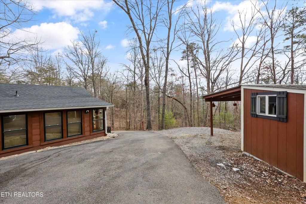 Photo of 1645 Ridgecrest Drive, Sevierville, TN 37876 (MLS # 1329161)