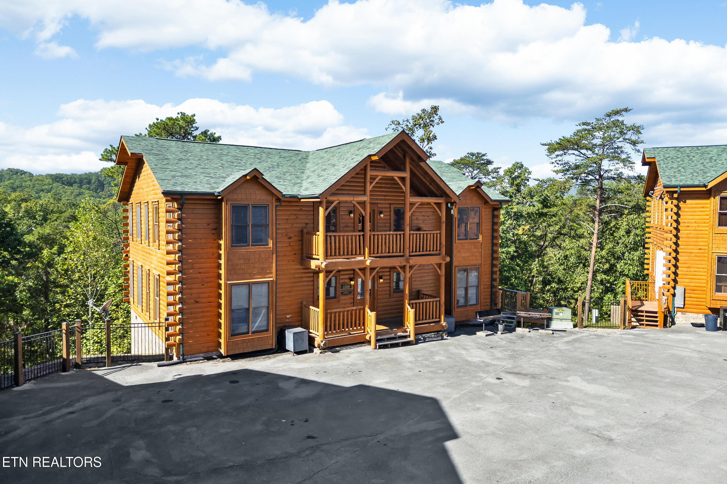 1009 Cricket Wood Way