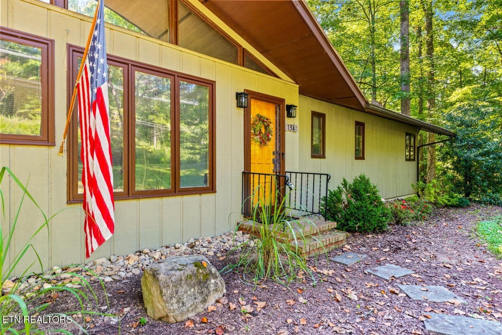 Photo of 134 Reservoir Rd, Norris, TN 37828 (MLS # 1355334)