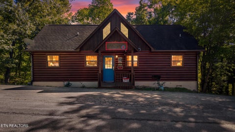 Photo of 1660 Raccoon Den Way, Sevierville, TN 37862 (MLS # 1357489)