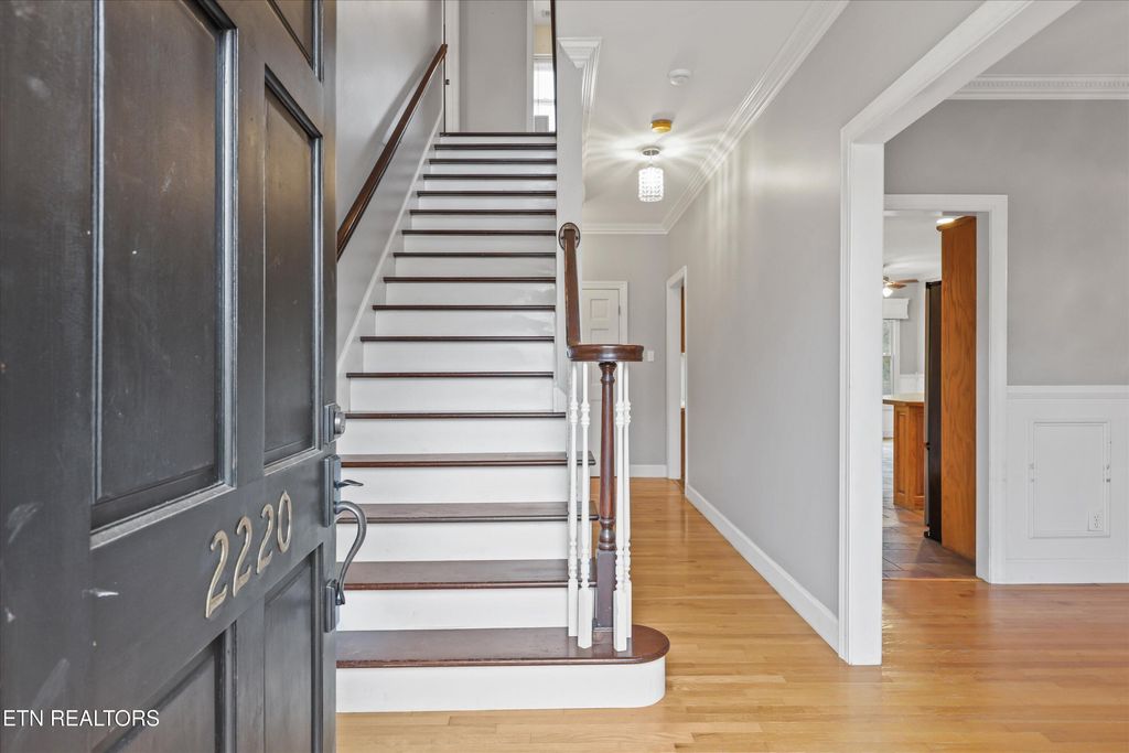 Photo of 2220 Cross Creek Drive, Maryville, TN 37801 (MLS # 1323380)