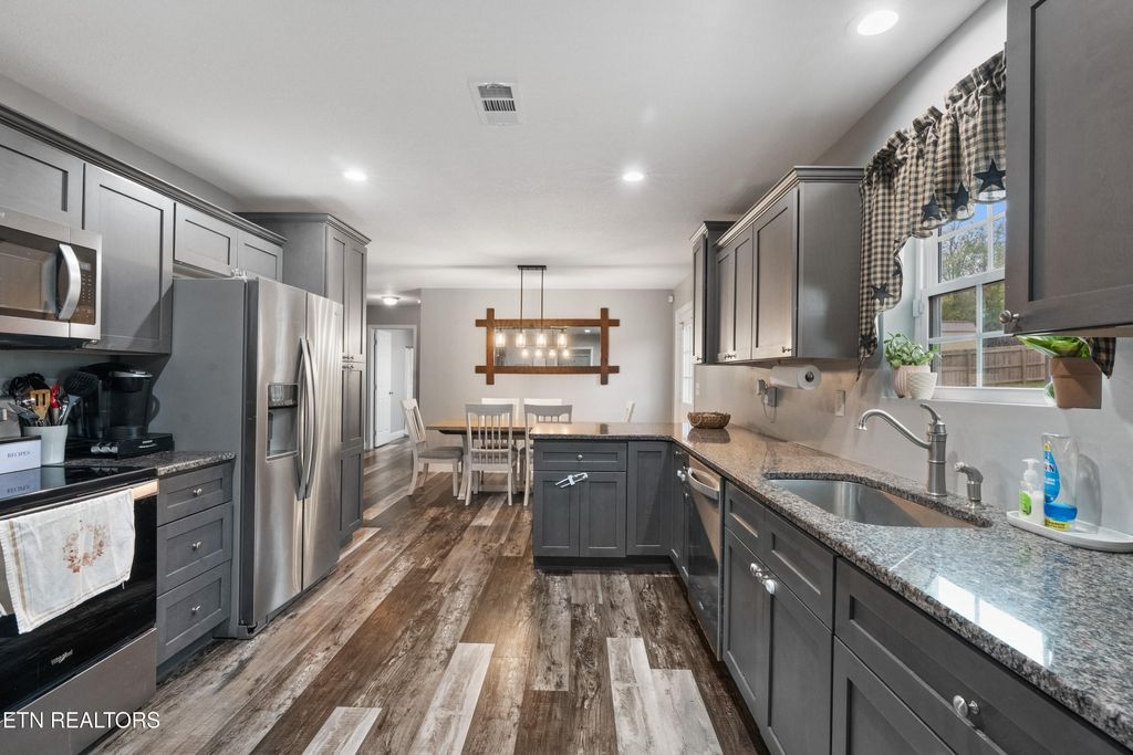 Photo of 5256 Saint Paul Rd Rd, Morristown, TN 37813 (MLS # 1321000)