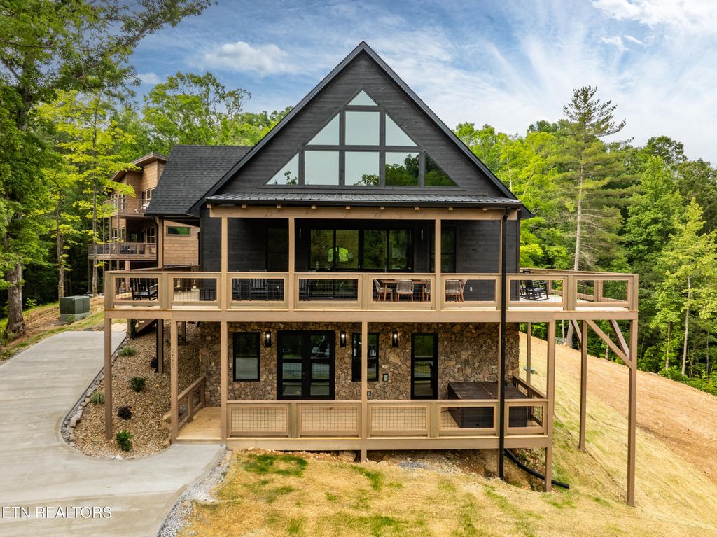 Photo of 2663 Sulpher Springs Way, Sevierville, TN 37862 (MLS # 1316549)