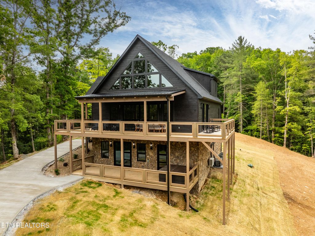 Photo of 2663 Sulpher Springs Way, Sevierville, TN 37862 (MLS # 1316549)