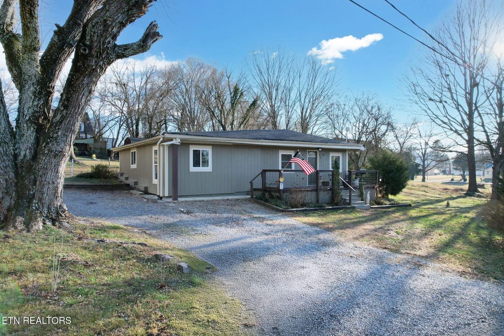 Photo of 405 Taylor St, Athens, TN 37303 (MLS # 1327001)