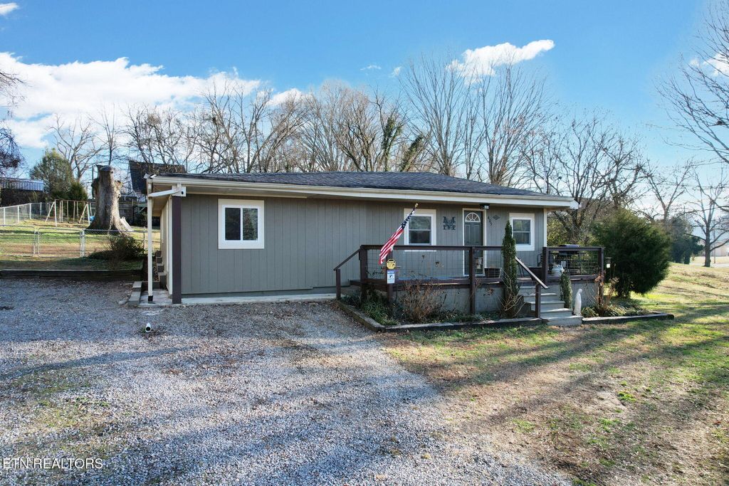 Photo of 405 Taylor St, Athens, TN 37303 (MLS # 1327001)