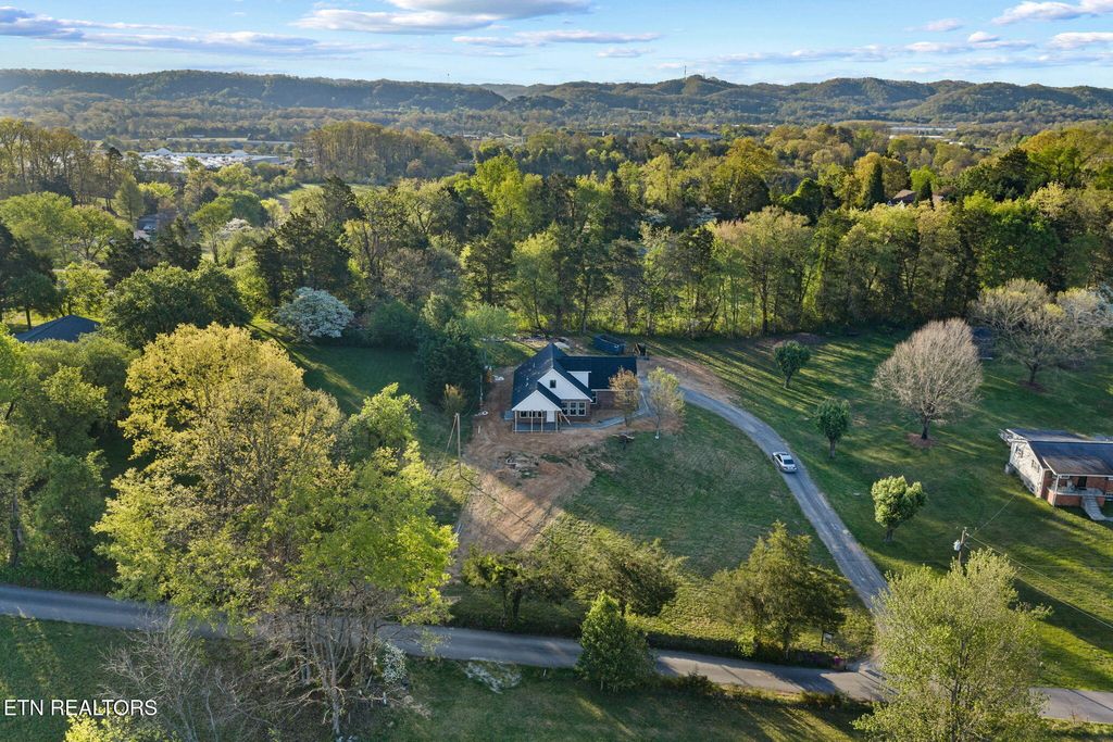 Photo of 115 Nelson Lane, Clinton, TN 37716 (MLS # 1326432)