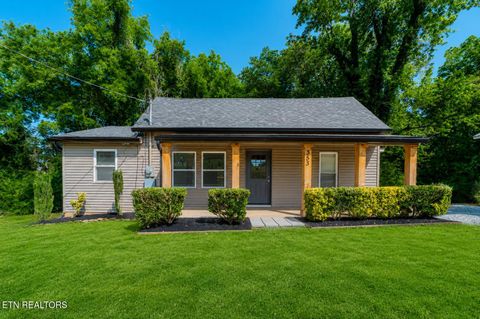 Photo of 353 W Goddard Ave, Maryville, TN 37803 (MLS # 1341505)