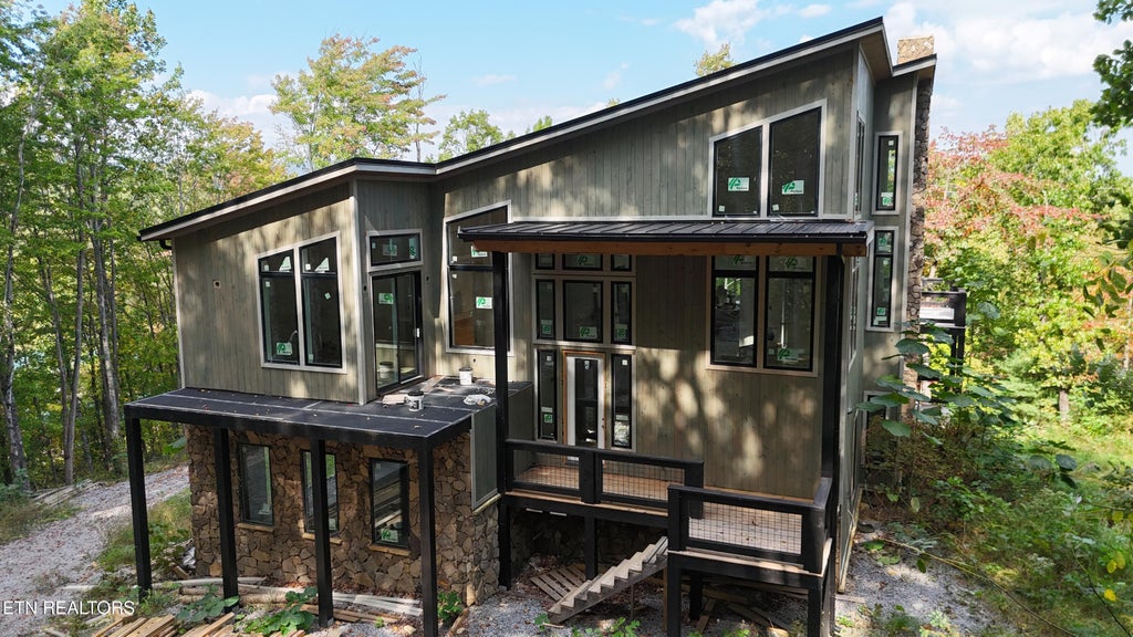 Photo of 1637 Bench Mountain Way, Sevierville, TN 37862 (MLS # 1360522)