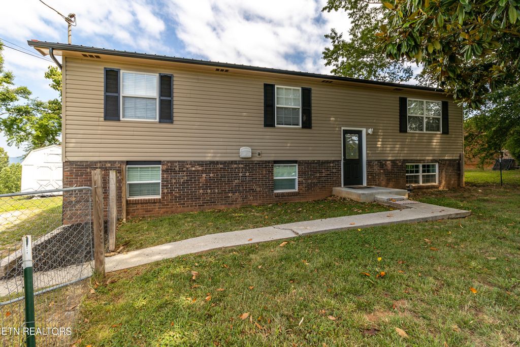 Photo of 2820 Vicksburg Lane, Strawberry Plains, TN 37871 (MLS # 1268692)