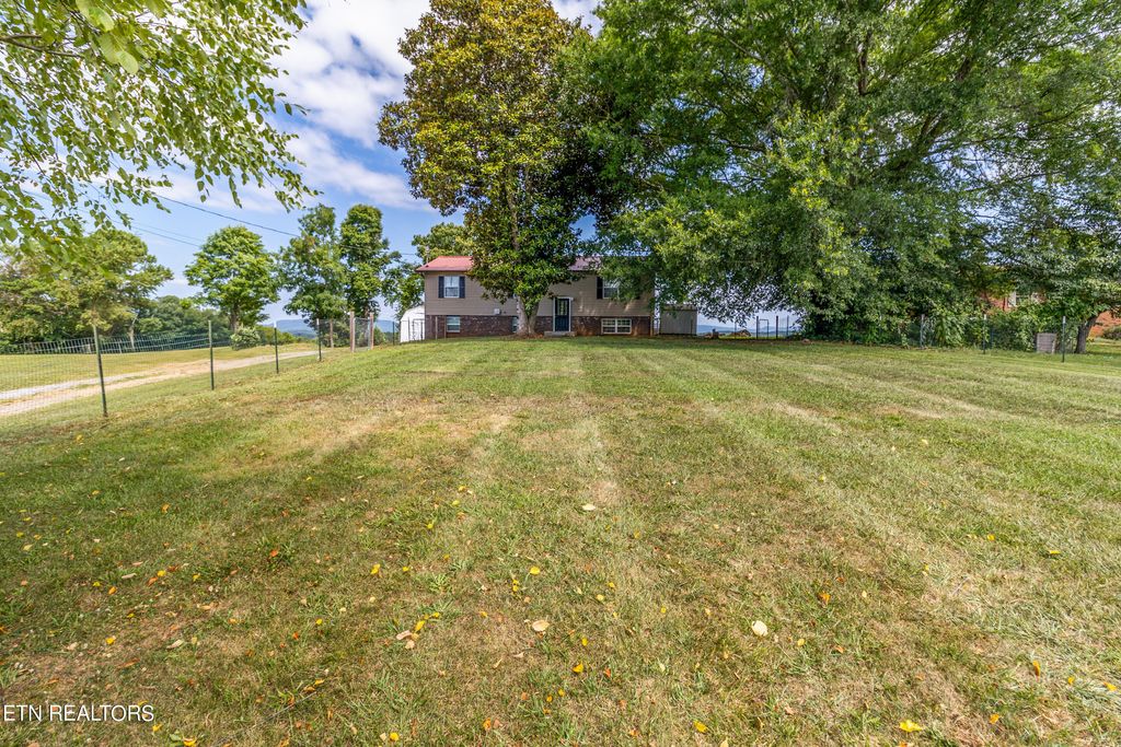 Photo of 2820 Vicksburg Lane, Strawberry Plains, TN 37871 (MLS # 1268692)