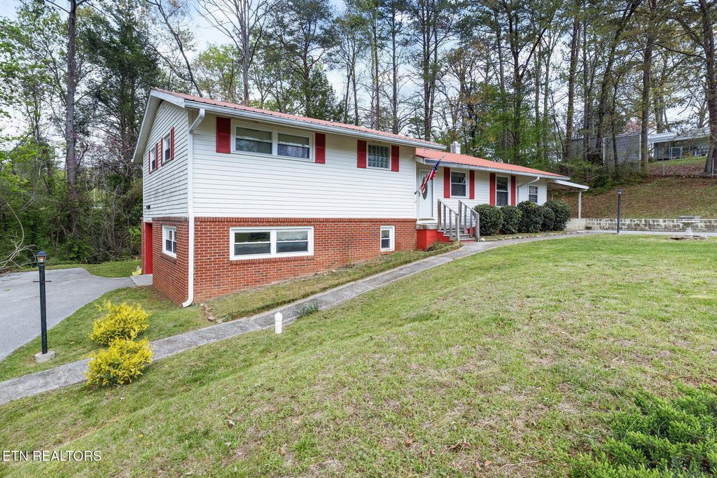 Photo of 408 White Oak Drive, Rockwood, TN 37854 (MLS # 1297041)