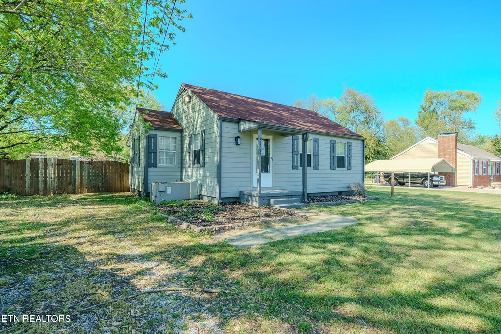 Photo of 3703 Fairmont Blvd, Knoxville, TN 37917 (MLS # 1336586)