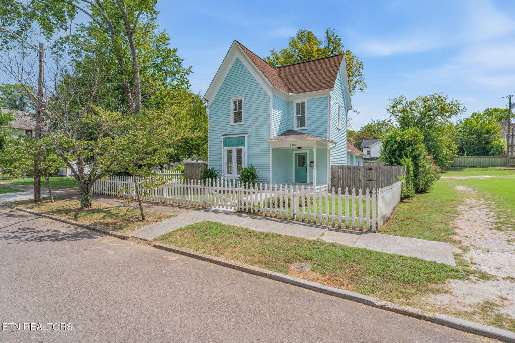 Photo of 2346 Woodbine Ave, Knoxville, TN 37917 (MLS # 1354949)