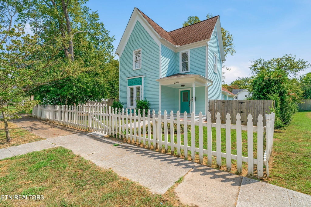 Photo of 2346 Woodbine Ave, Knoxville, TN 37917 (MLS # 1354949)
