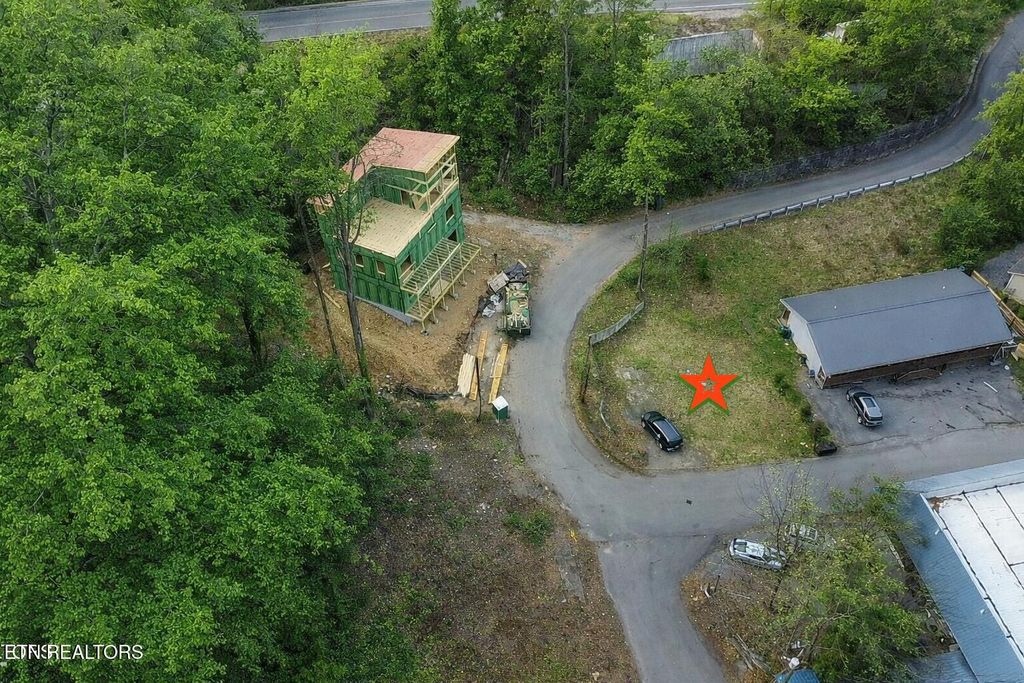 Photo of 322 Circle Drive, Gatlinburg, TN 37738 (MLS # 1326710)