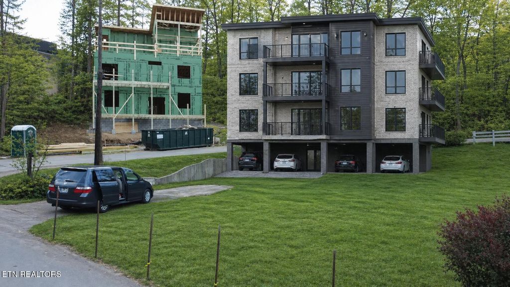 Photo of 322 Circle Drive, Gatlinburg, TN 37738 (MLS # 1326710)