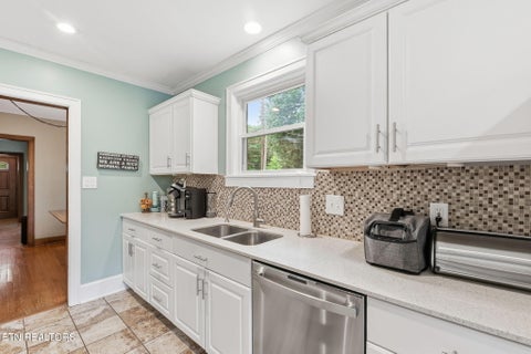 Tiny photo for 611 S Charles G Seivers Blvd, Clinton, TN 37716 (MLS # 1345627)