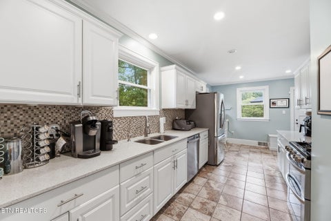 Tiny photo for 611 S Charles G Seivers Blvd, Clinton, TN 37716 (MLS # 1345627)