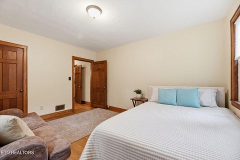 Tiny photo for 611 S Charles G Seivers Blvd, Clinton, TN 37716 (MLS # 1345627)
