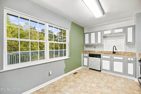Tiny photo for 326 Grady Rd, Etowah, TN 37331 (MLS # 1359462)