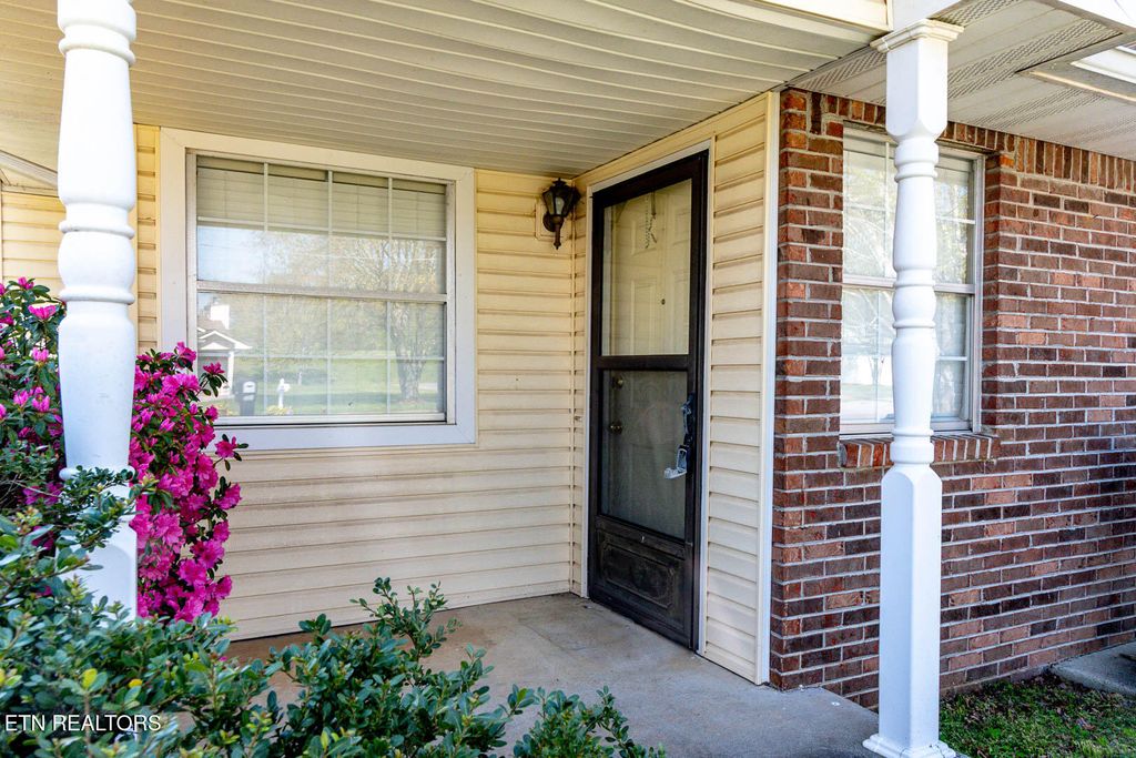 Photo of 967 Lee Delia Lane, Alcoa, TN 37701 (MLS # 1298144)