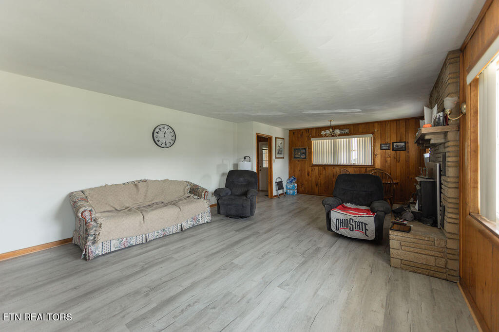 107 Hillcrest Drive