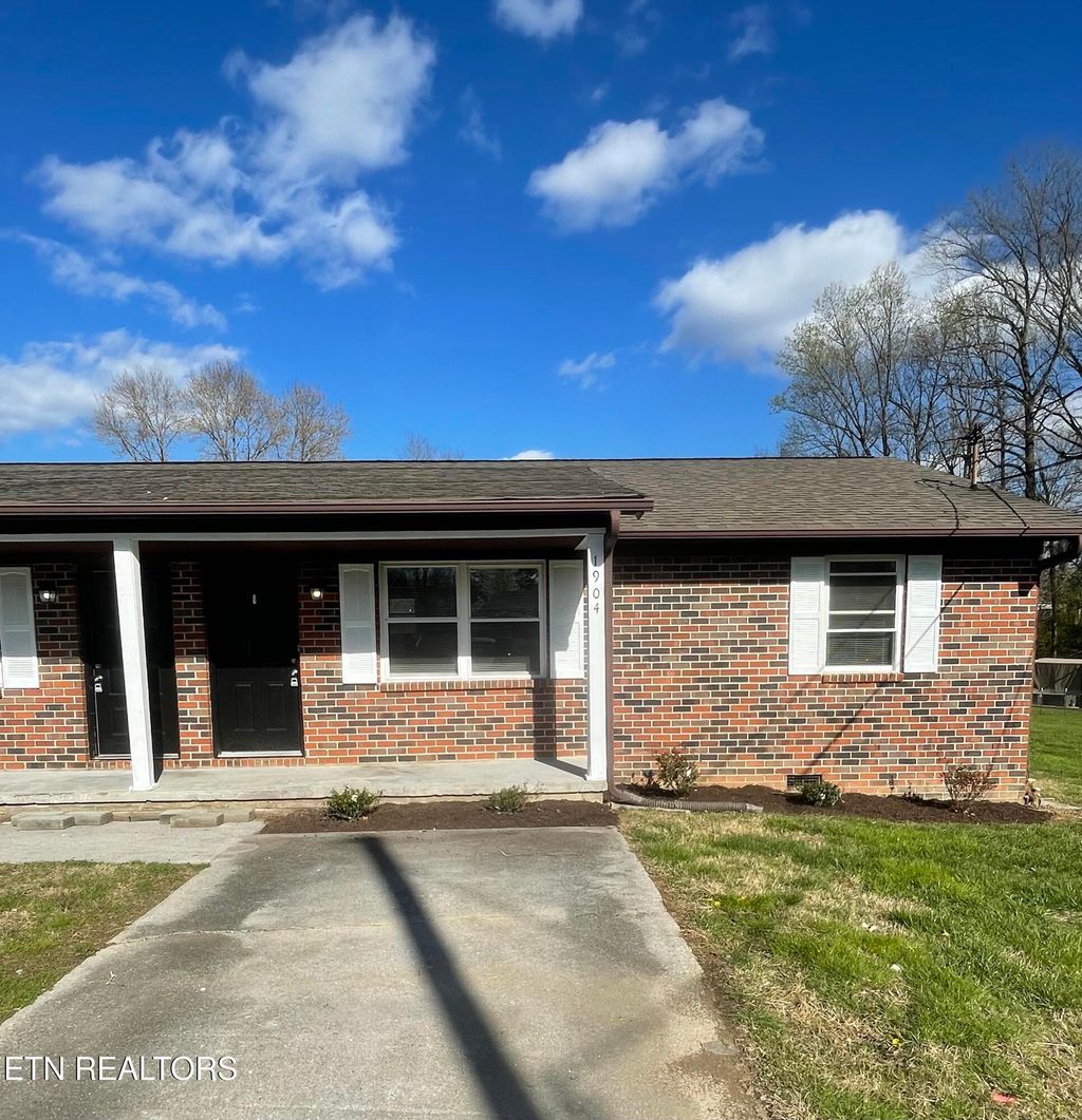 Photo of 1904 Meadowview Lane, Knoxville, TN 37932 (MLS # 1326453)
