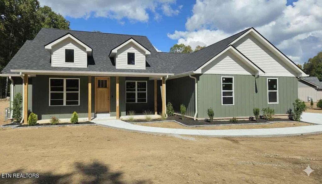 Photo of 1128 Cumberland View Drive, Crossville, TN 38571 (MLS # 1318774)