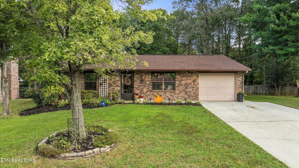 Photo of 2521 Chukar Rd, Knoxville, TN 37923 (MLS # 1356313)
