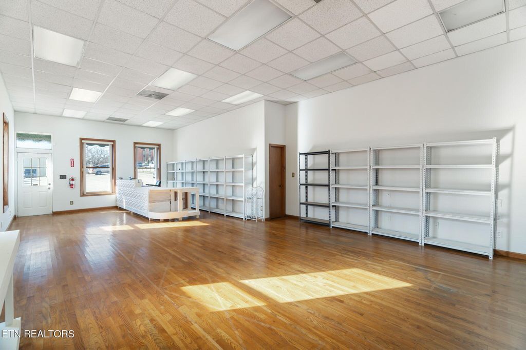 Photo of 118 Morris St, Sweetwater, TN 37874 (MLS # 1290311)