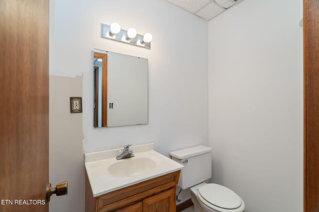 Photo of 118 Morris St, Sweetwater, TN 37874 (MLS # 1290311)