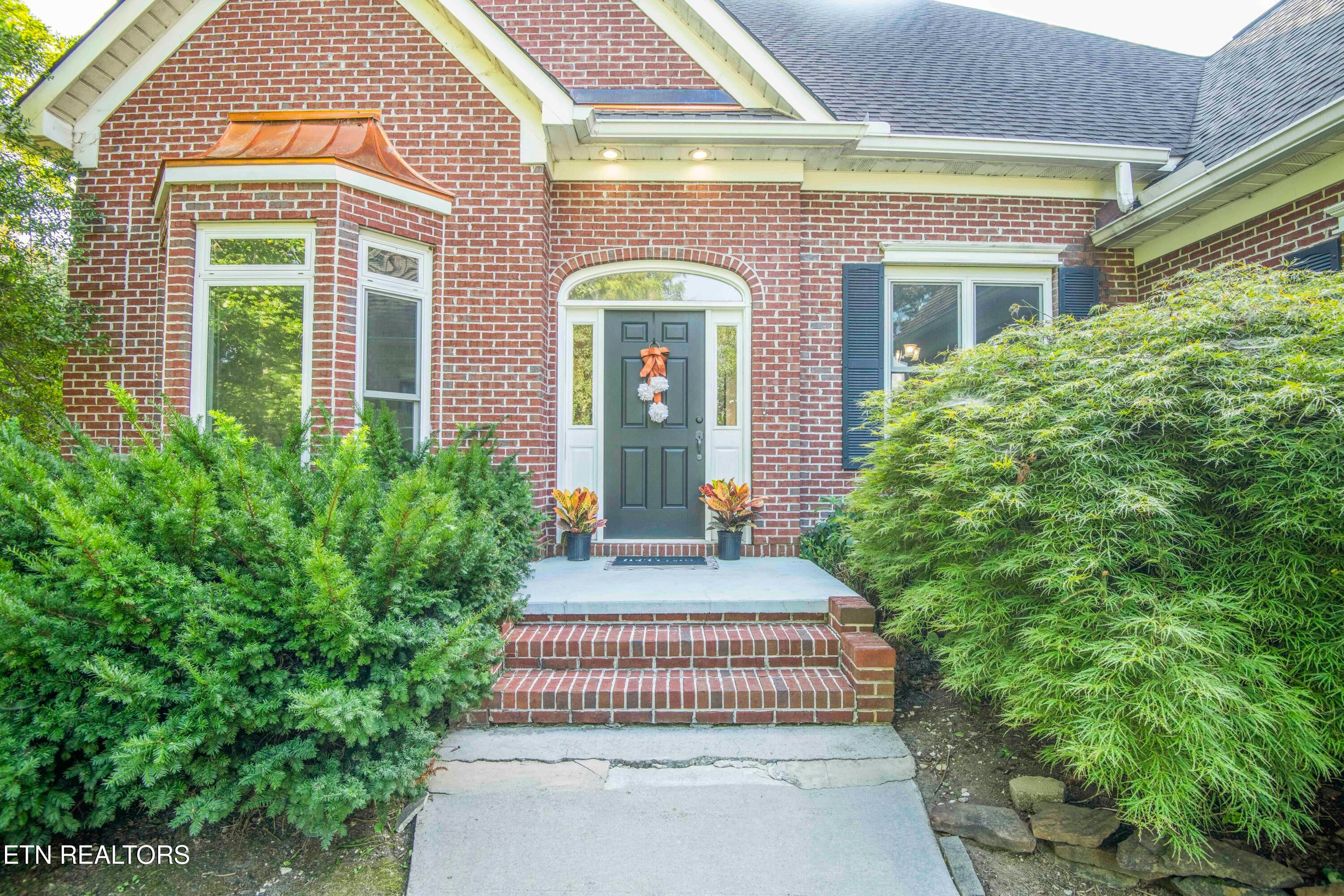 160 Grandview Lane