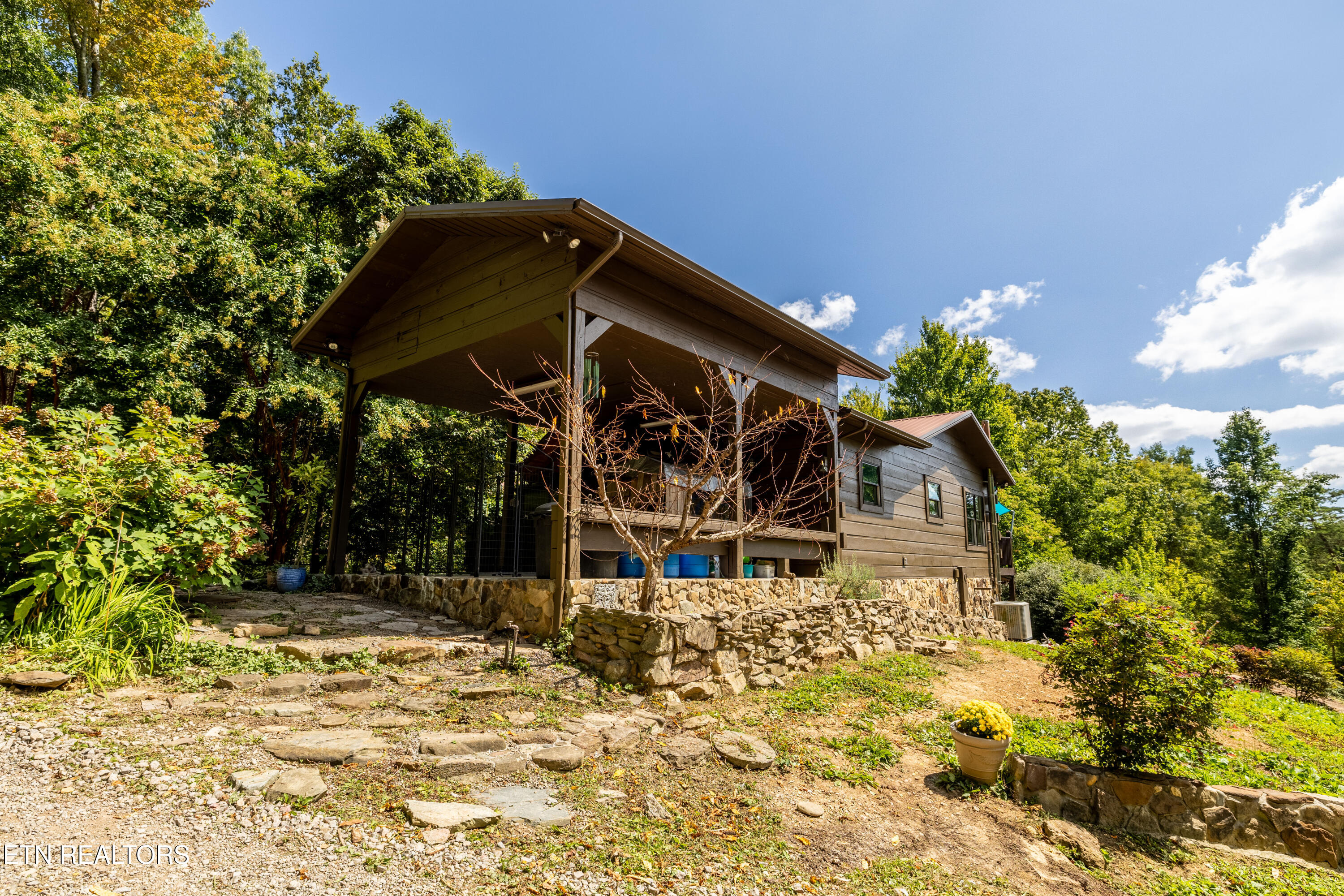 575 Ironsburg Rd.
