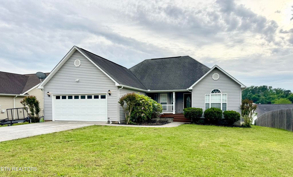 Photo of 208 Cornerstone Circle, Clinton, TN 37716 (MLS # 1300202)