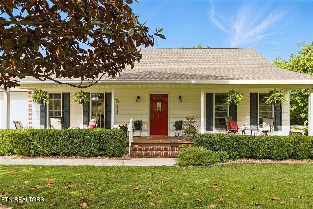 Photo of 315 Sunset Ridge Drive, Crossville, TN 38571 (MLS # 1312089)