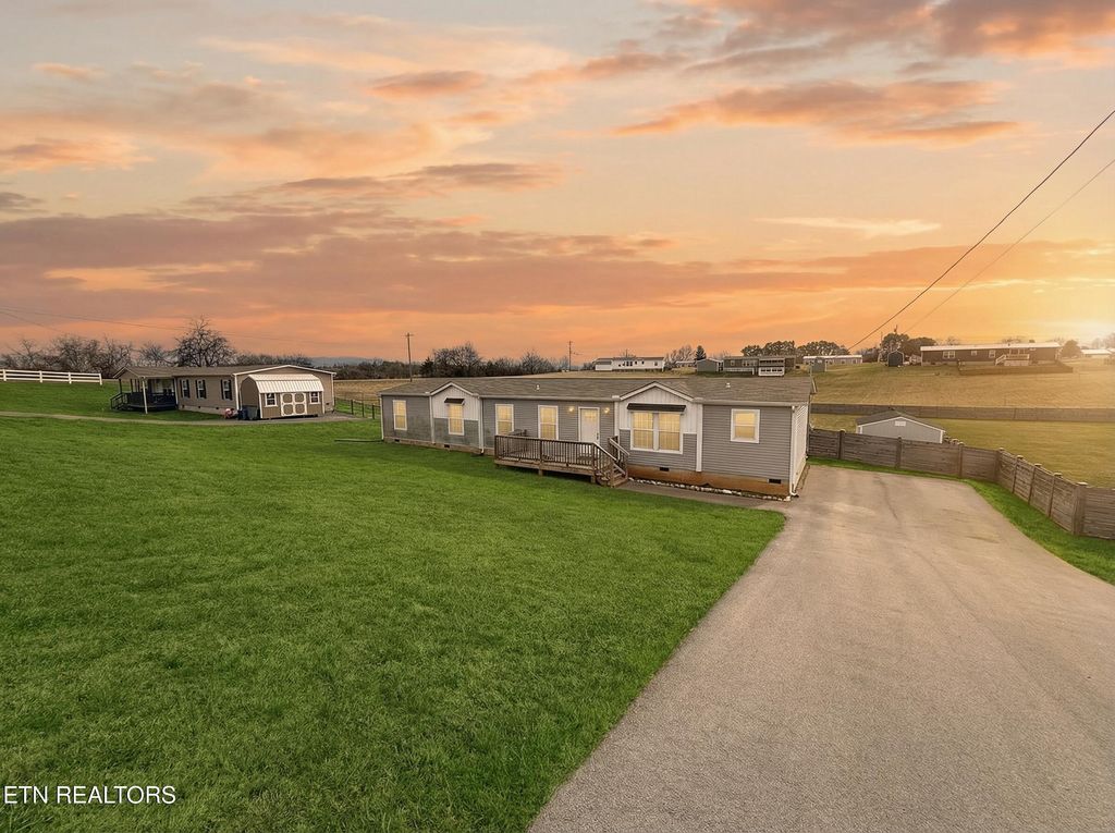 Photo of 611 Towers Drive, Dandridge, TN 37725 (MLS # 1328095)