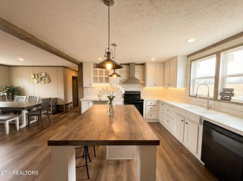 Tiny photo for 611 Towers Drive, Dandridge, TN 37725 (MLS # 1328095)