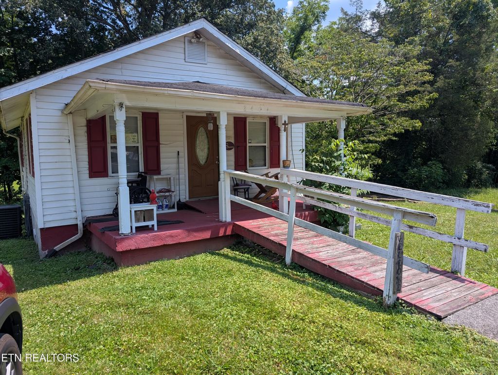 Photo of 2404 Lake City Highway Hwy, Clinton, TN 37716 (MLS # 1307482)