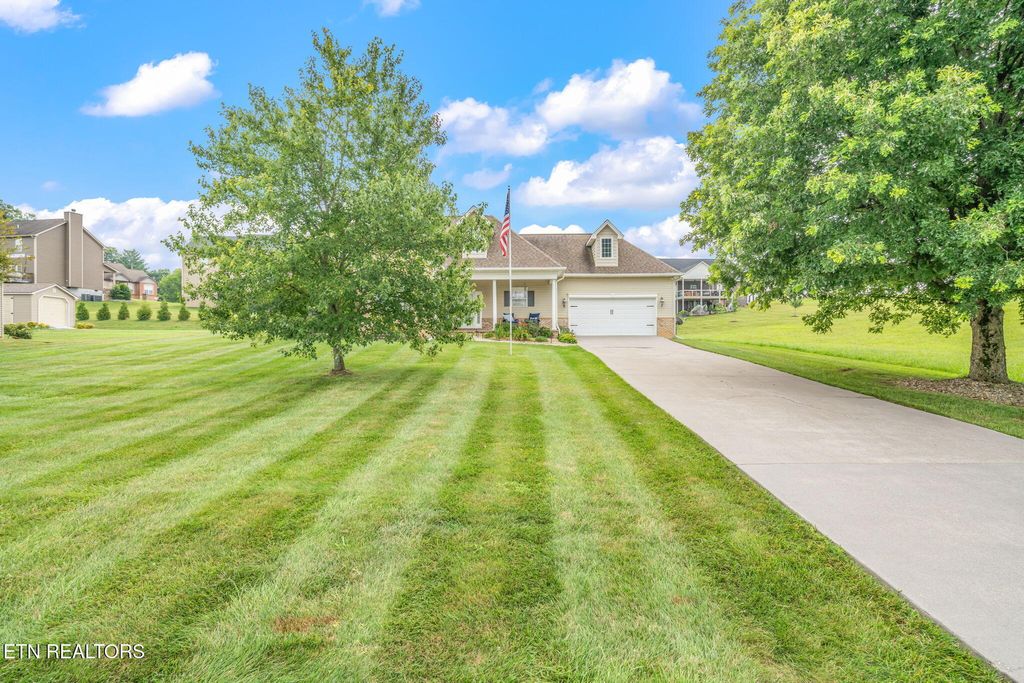 Photo of 824 Commonwealth Ave, Strawberry Plains, TN 37871 (MLS # 1308228)