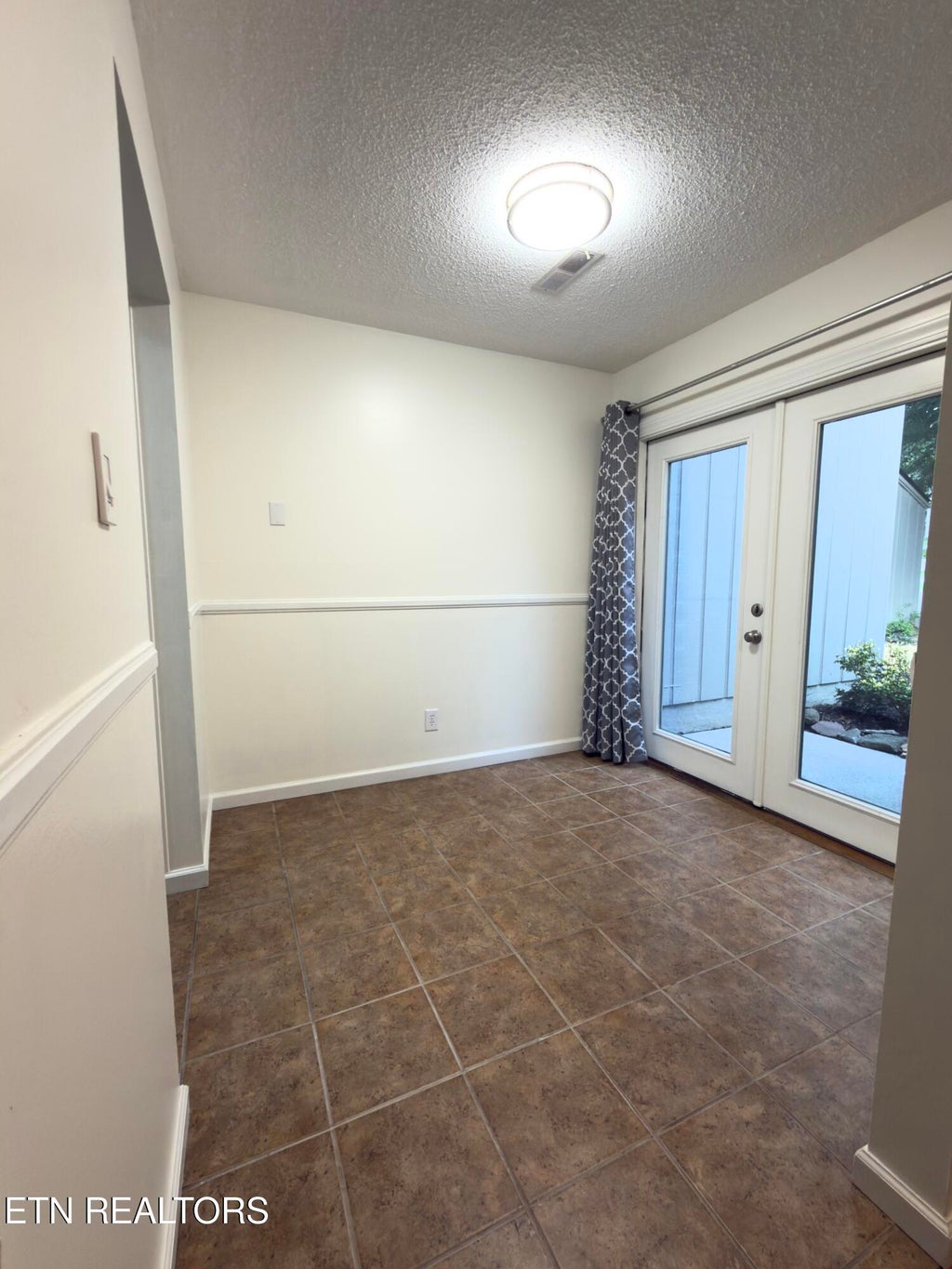 Photo of 8705 Olde Colony Tr, Knoxville, TN 37923 (MLS # 1352567)
