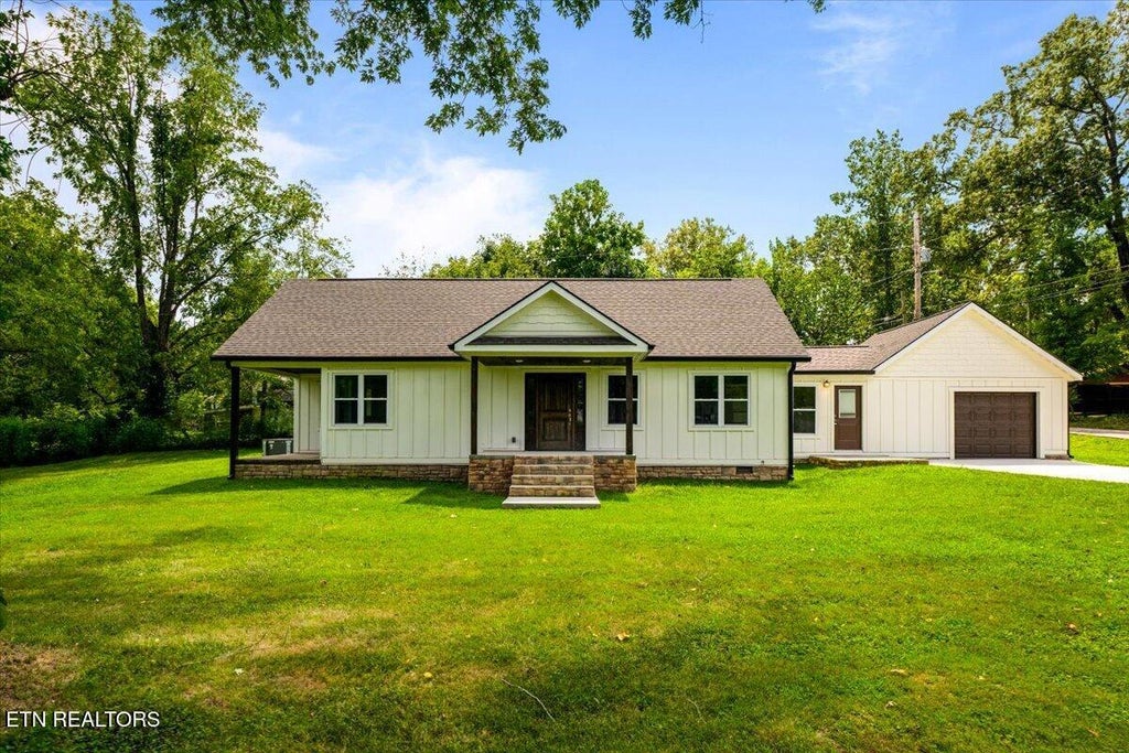 Photo of 216 Lafayette St, Oneida, TN 37841 (MLS # 1351241)